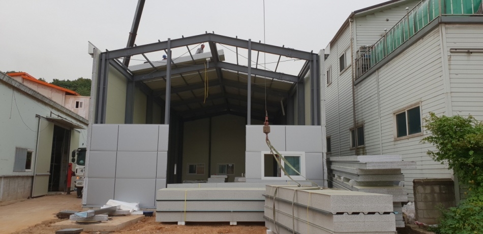 3695294320_CnX4Asph_2ad080276a51f7b745a3e805530dfd9f9e62fe64.jpg 이미지크게보기