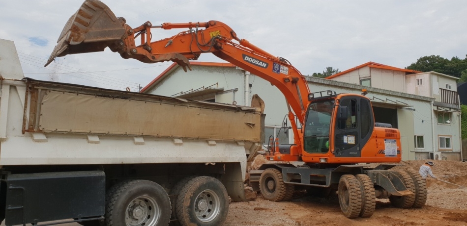 3695294320_v3JO6cl9_eb0ddff2b910f126f4b0d6f3196191502af76277.jpg 이미지크게보기