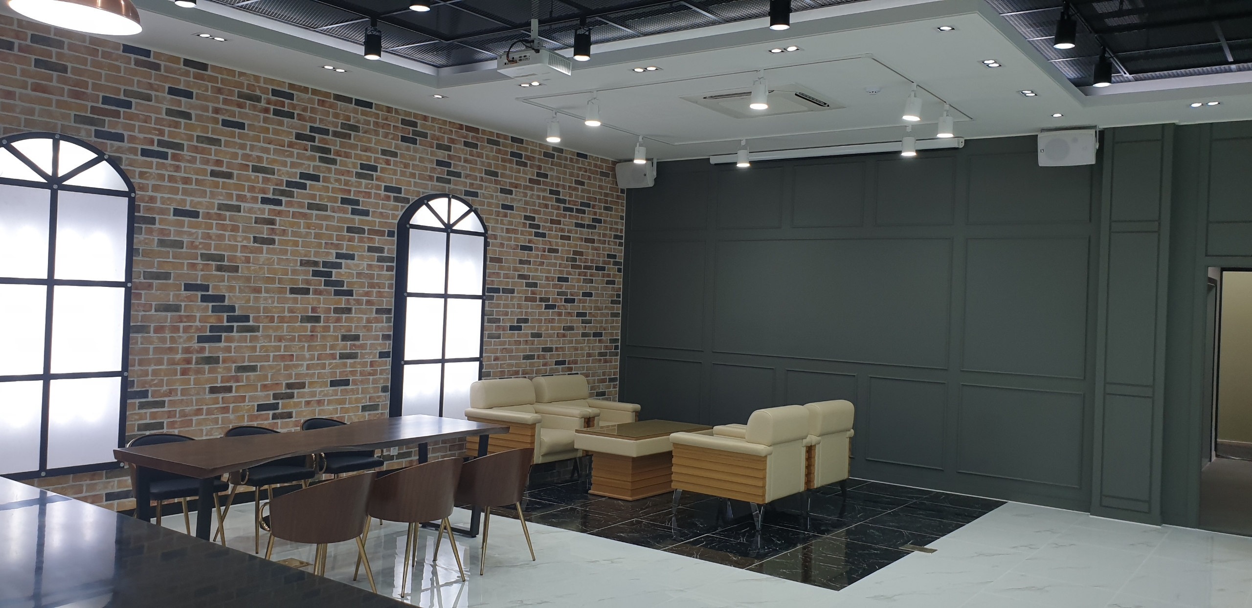 /user/s/sionsung/editor/2506/7fa3ce151b0d867f13b4dfdd8c3eec40_1750297158_4923.jpeg 이미지크게보기