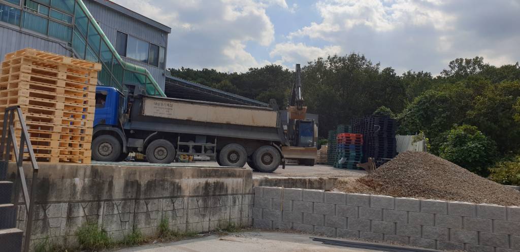 /user/s/sionsung/editor/2506/7fa3ce151b0d867f13b4dfdd8c3eec40_1750297425_2318.jpg 이미지크게보기